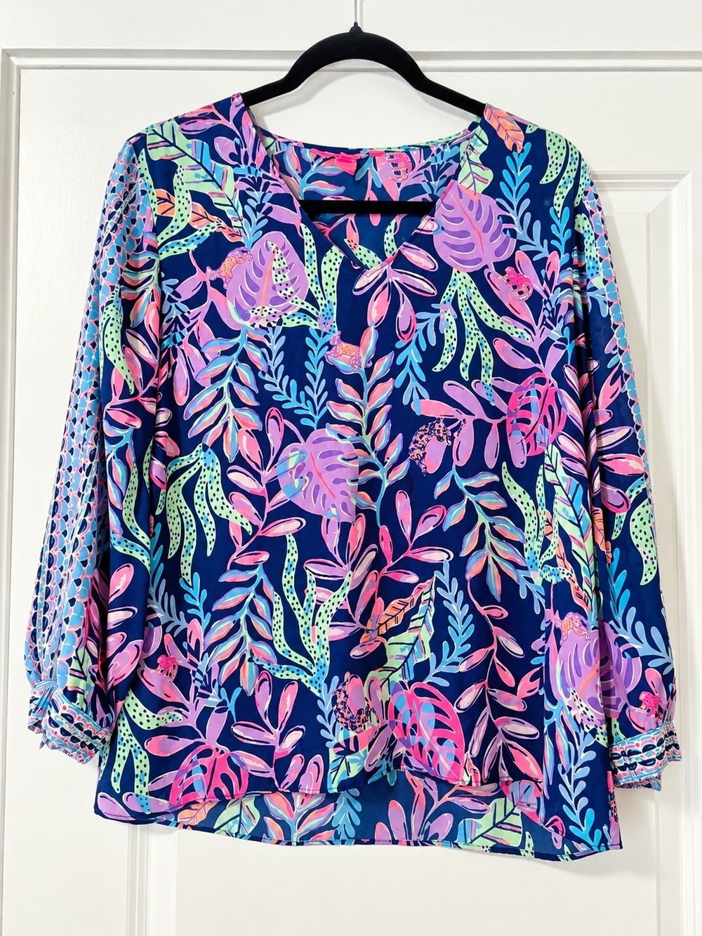 Lilly Pulitzer Navy Floral Blouse with Pink & Teal Leaves M